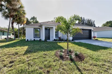 50 S Willow Street Fellsmere FL 32948