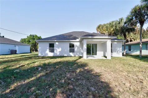 50 S Willow Street Fellsmere FL 32948