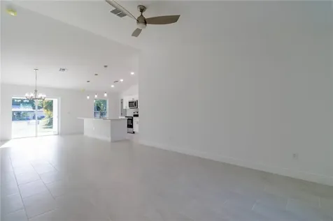 50 S Willow Street Fellsmere FL 32948