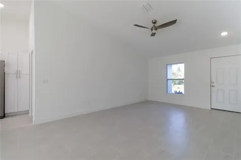 50 S Willow Street Fellsmere FL 32948