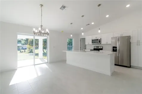 50 S Willow Street Fellsmere FL 32948
