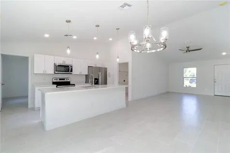 50 S Willow Street Fellsmere FL 32948
