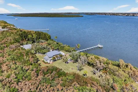 1935 Quay Dock Road Vero Beach FL 32967