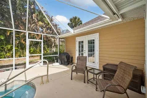 137 38th Court SW Vero Beach FL 32968