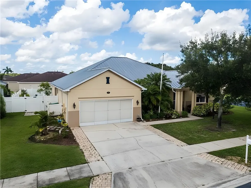 100 Salazar Lane Sebastian FL 32958
