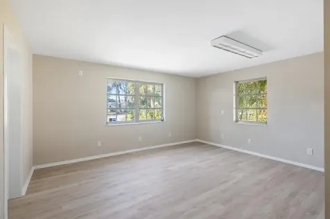 835 Royal Palm Place Vero Beach FL 32960