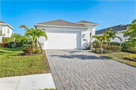 2152 Falls Manor Vero Beach FL 32967