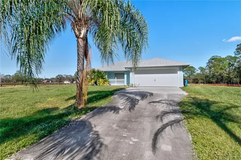 13720 101st Street Fellsmere FL 32948