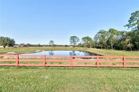 13720 101st Street Fellsmere FL 32948