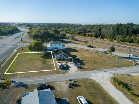 1955 39th Street Vero Beach FL 32960