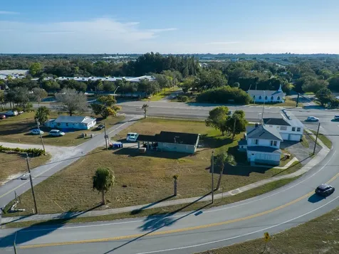 1955 39th Street Vero Beach FL 32960