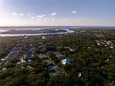 1415 Winding Oaks Circle W Vero Beach FL 32963