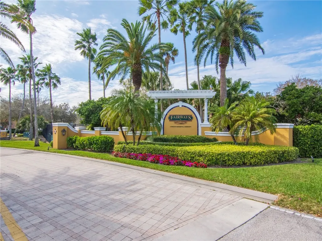 5020 Fairways Circle Vero Beach FL 32967