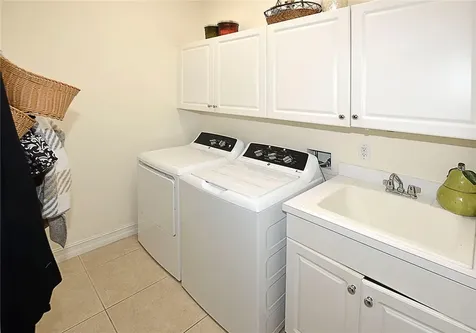 1915 Bridgepointe Circle Vero Beach FL 32967
