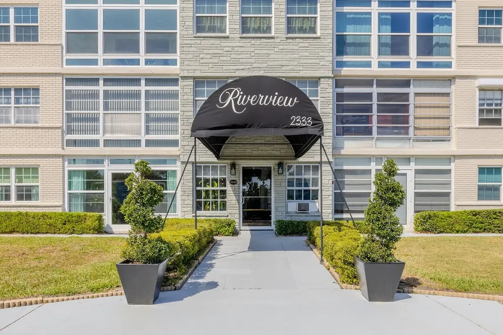 2333 Indian River Boulevard Vero Beach FL 32960