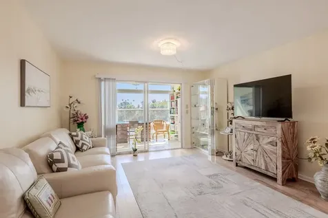 2333 Indian River Boulevard Vero Beach FL 32960
