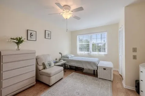 2333 Indian River Boulevard Vero Beach FL 32960