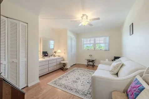 2333 Indian River Boulevard Vero Beach FL 32960