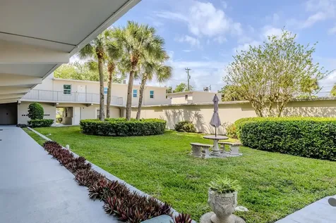 2333 Indian River Boulevard Vero Beach FL 32960