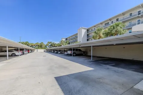 2333 Indian River Boulevard Vero Beach FL 32960
