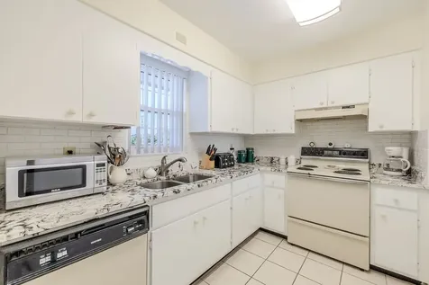 2333 Indian River Boulevard Vero Beach FL 32960
