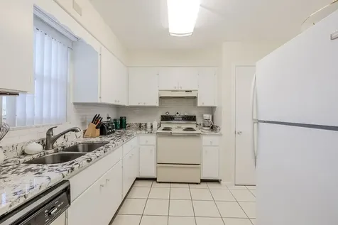 2333 Indian River Boulevard Vero Beach FL 32960