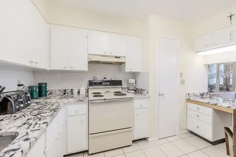 2333 Indian River Boulevard Vero Beach FL 32960