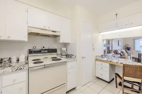 2333 Indian River Boulevard Vero Beach FL 32960