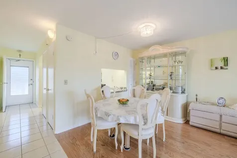 2333 Indian River Boulevard Vero Beach FL 32960