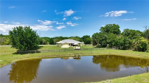 13715 103rd Street Fellsmere FL 32948