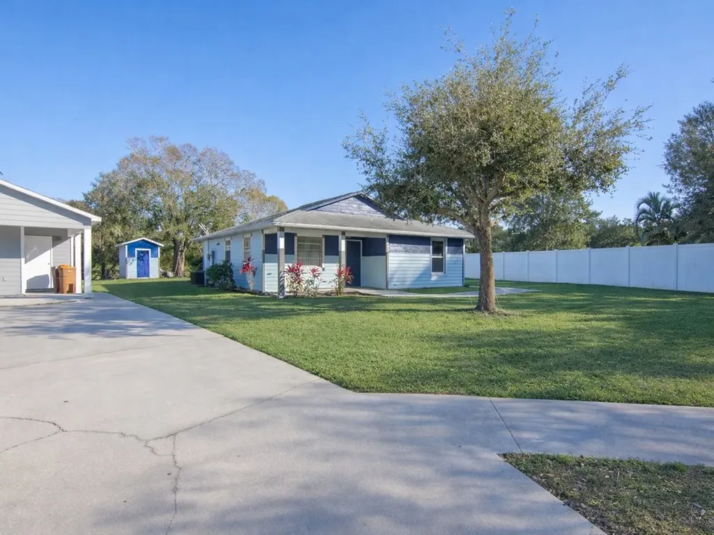 4204 36th Court Vero Beach FL 32967