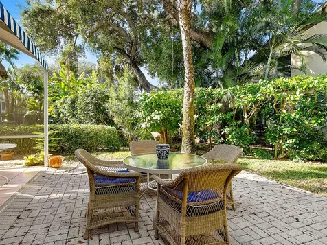 8823 Lakeside Circle Vero Beach FL 32963