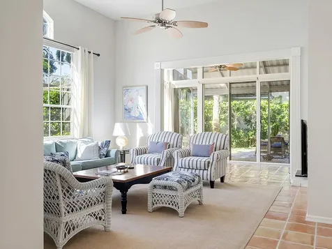 8823 Lakeside Circle Vero Beach FL 32963