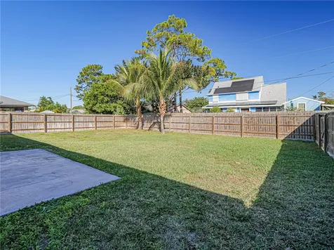756 18th Place SW Vero Beach FL 32962