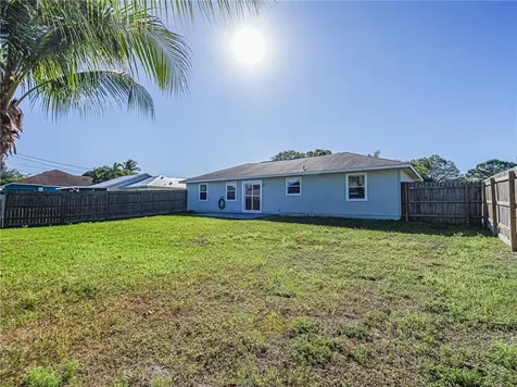 756 18th Place SW Vero Beach FL 32962