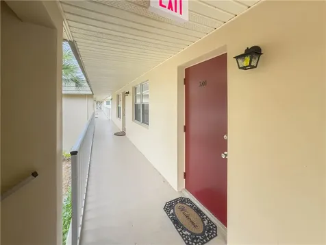 25 Vista Gardens Trail Vero Beach FL 32962