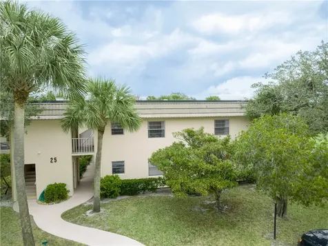 25 Vista Gardens Trail Vero Beach FL 32962