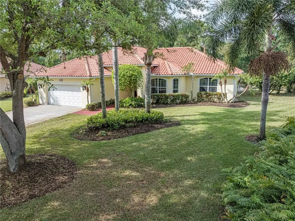 5873 Pine Ridge Circle Vero Beach FL 32967