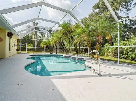 5873 Pine Ridge Circle Vero Beach FL 32967
