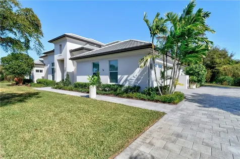 1008 Isla Verde Square Vero Beach FL 32963