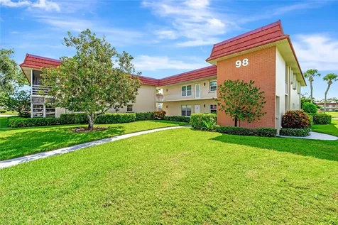98 Spring Lake Drive Vero Beach FL 32962