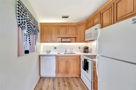 98 Spring Lake Drive Vero Beach FL 32962