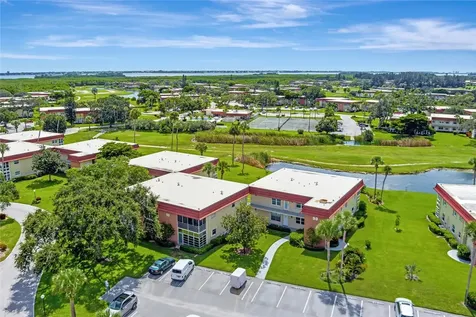 98 Spring Lake Drive Vero Beach FL 32962