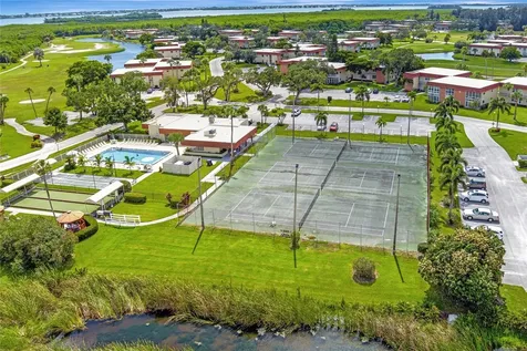98 Spring Lake Drive Vero Beach FL 32962