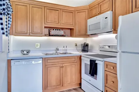 98 Spring Lake Drive Vero Beach FL 32962