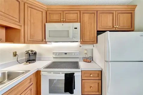 98 Spring Lake Drive Vero Beach FL 32962