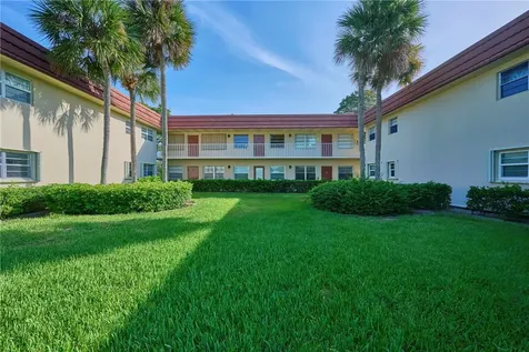 33 Vista Gardens Trail Vero Beach FL 32962