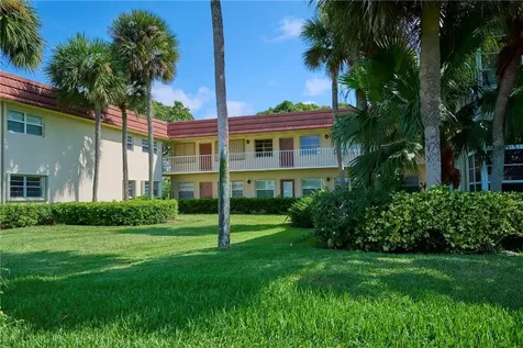33 Vista Gardens Trail Vero Beach FL 32962