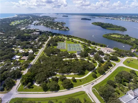 618 Holly Road Vero Beach FL 32963