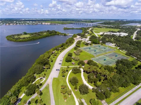 618 Holly Road Vero Beach FL 32963